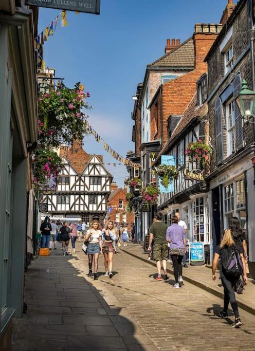 Choristers Mews: Luxury Cottage A Stones Throw From The Cathedral! Lincoln Exteriér fotografie