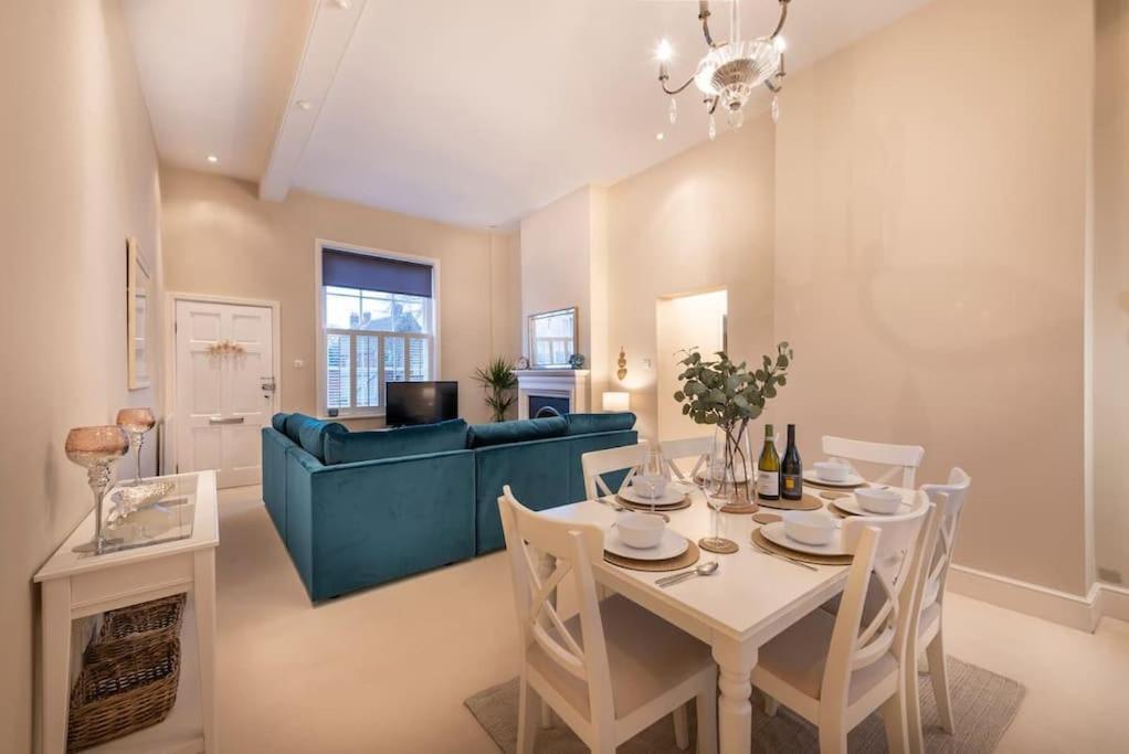 Choristers Mews: Luxury Cottage A Stones Throw From The Cathedral! Lincoln Exteriér fotografie